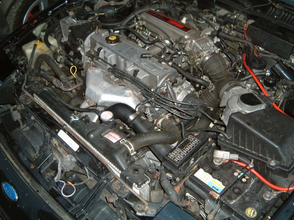 Motorraum 1.jpg (198.52 KiB) 10289 mal betrachtet Motorraum 1.jpg