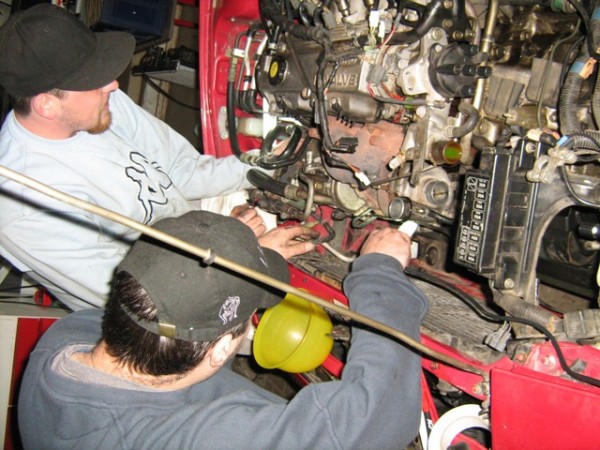 Motorraum 3.JPG (135.86 KiB) 9958 mal betrachtet Motorraum 3.JPG